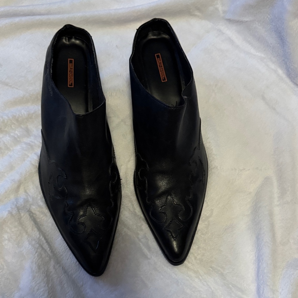 Harley-Davidson Black Pointed Leather Mules